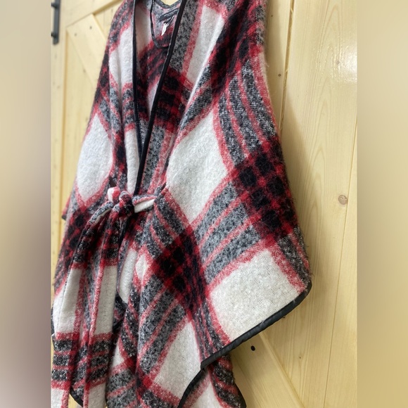 🔥🔥Marc New York Red White & Black Plaid Butterfly Arms Tied Long Robed Poncho - Picture 3 of 8